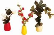 3 Holzvasen mit Blumen